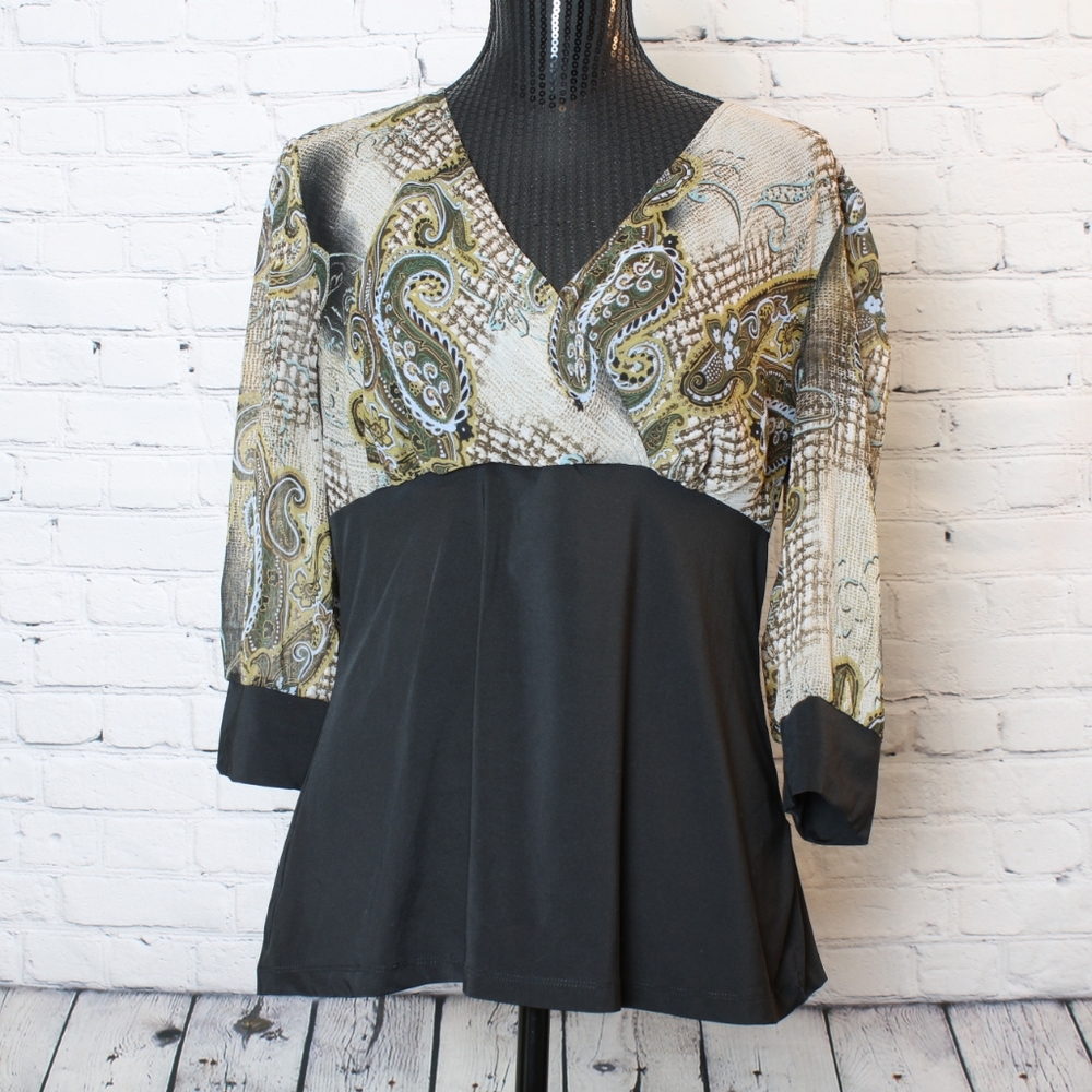 Essentials by Milano Paisley V-Neck Blouse XL